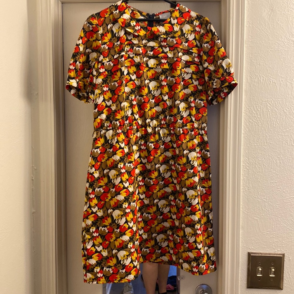 Short floral dress, 12